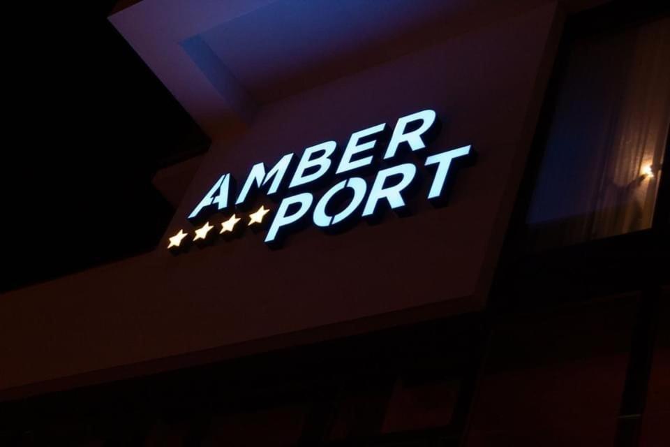 Amber Port Hotel Darlowko Exterior foto